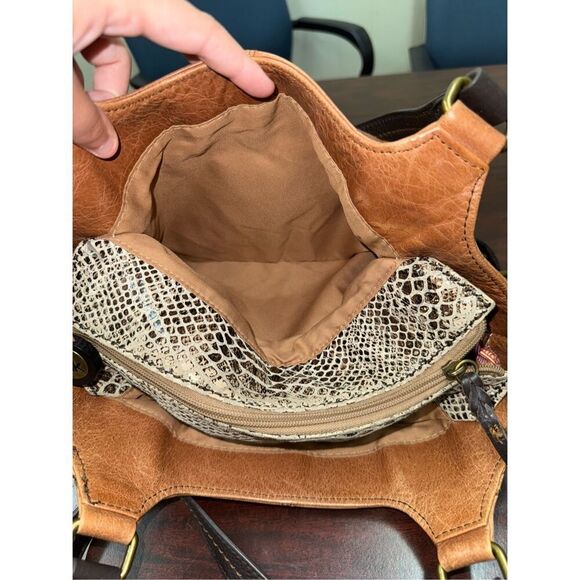 The Sak Tan and Brown Leather Shoulder Bag/ Purse - Picture 6 of 10